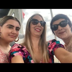 Meet your Posher, Leanne